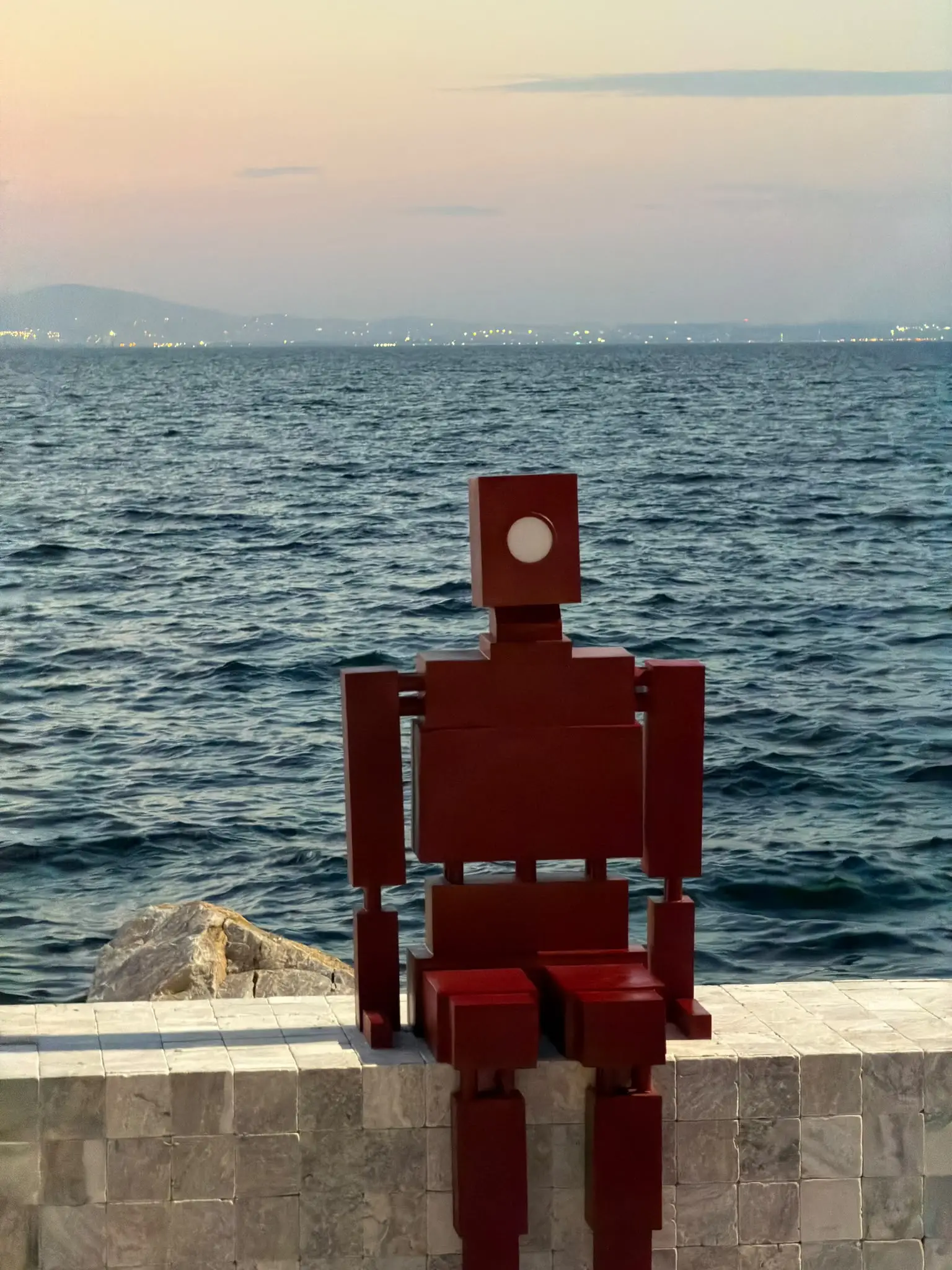 Sahilde Robot - Yan Poz