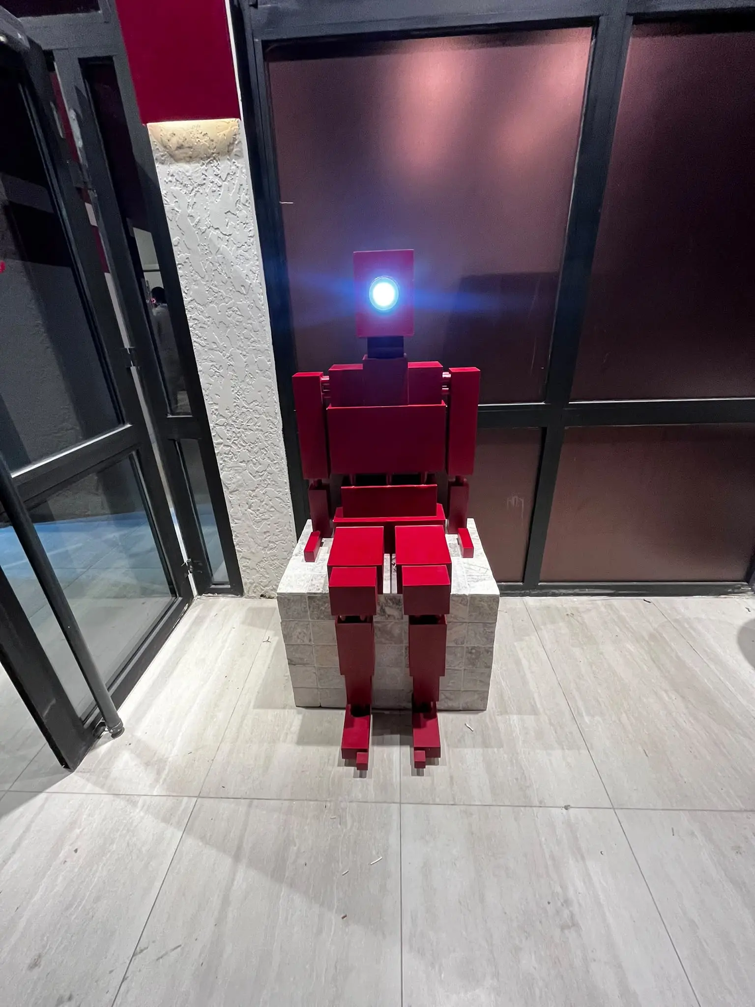 Mağaza İçi Robot Görüntüsü